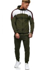Efektowny dres o wygodnym kroju w kolorze khaki