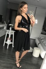 Elegancka sukienka o eleganckiej linii w kolorze czarnym - obrazek 5