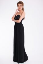 Elegancka sukienka o dopasowanym kroju w kolorze czarnym - obrazek 2
