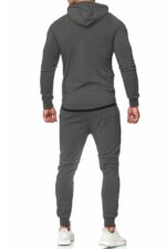 Uniwersalny dres o wygodnym kroju w kolorze niebieskim - obrazek 2
