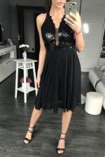 Elegancka sukienka o eleganckiej linii w kolorze czarnym - obrazek 4
