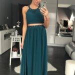 Modna sukienka z delikatnym rozkloszowaniem w kolorze zielonym
