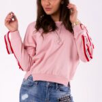 Delikatna bluza z praktycznymi kieszeniami w kolorze pudrowym różu